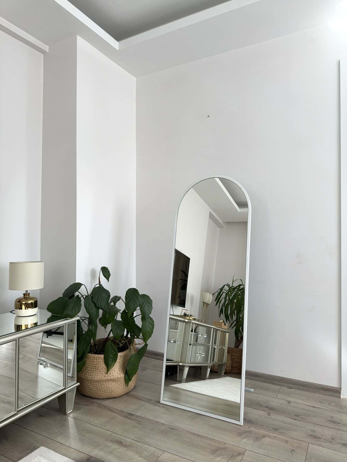 Ovaler Standspiegel in 3 Farben | 140×50 cm